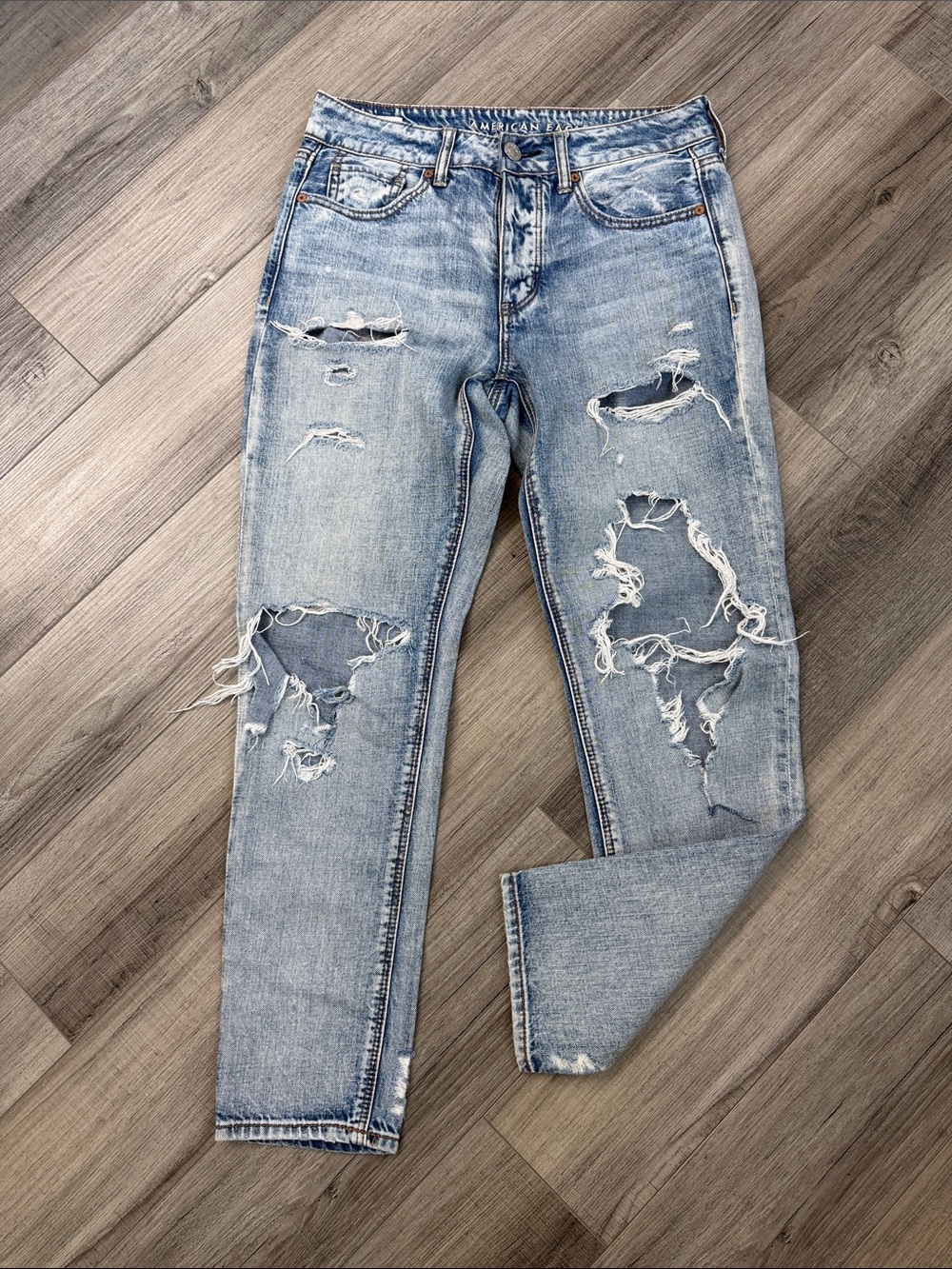 American Eagle Outfitters Light Blue Distressed Boyfriend Jeans
